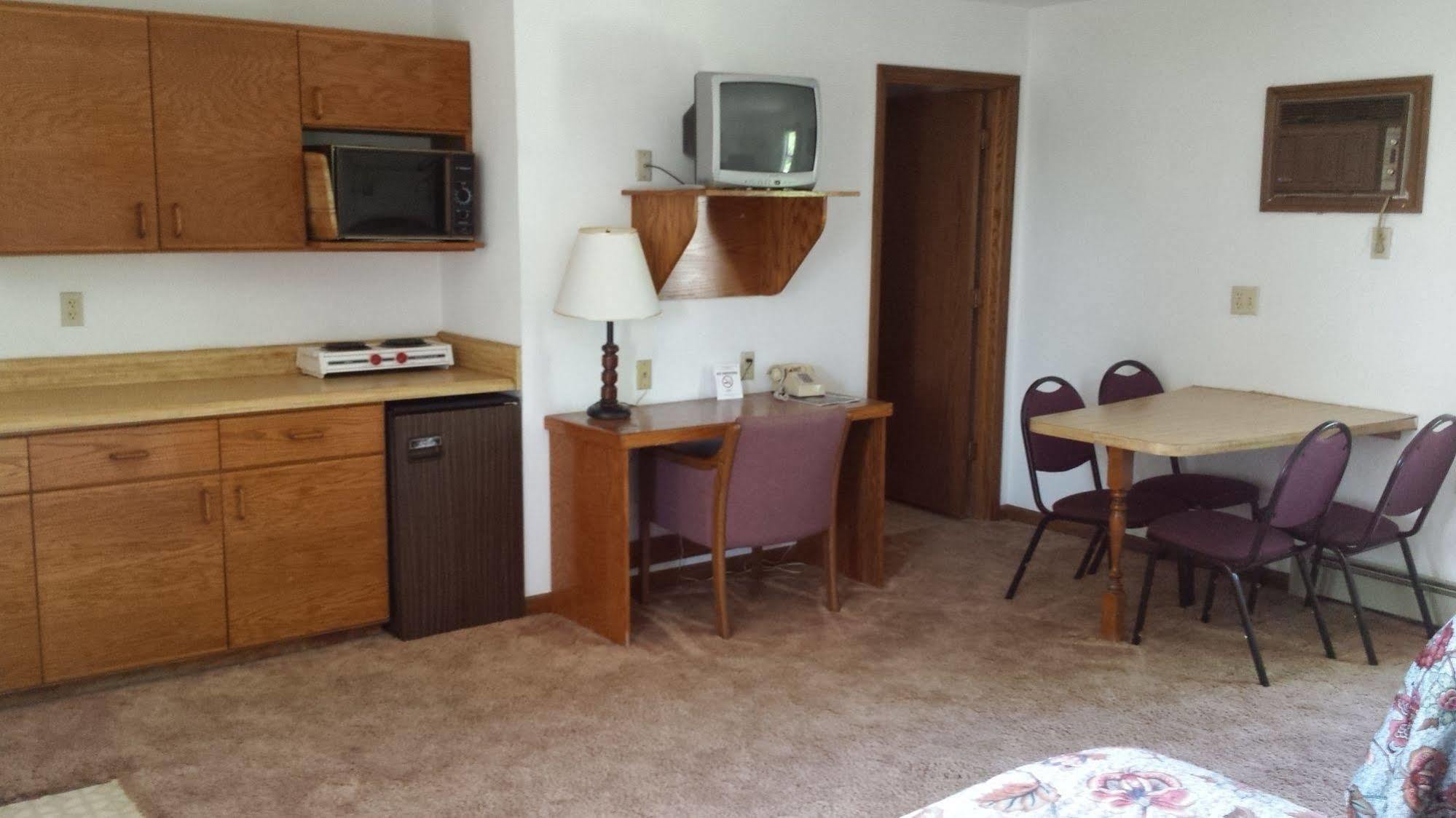 Cool City Motel Two Rivers 外观 照片
